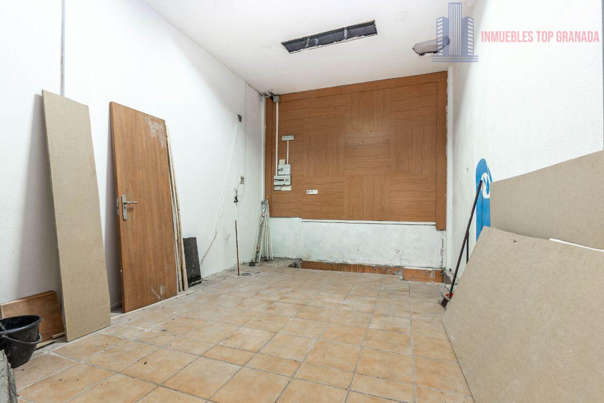 For sale of commercial in Granada