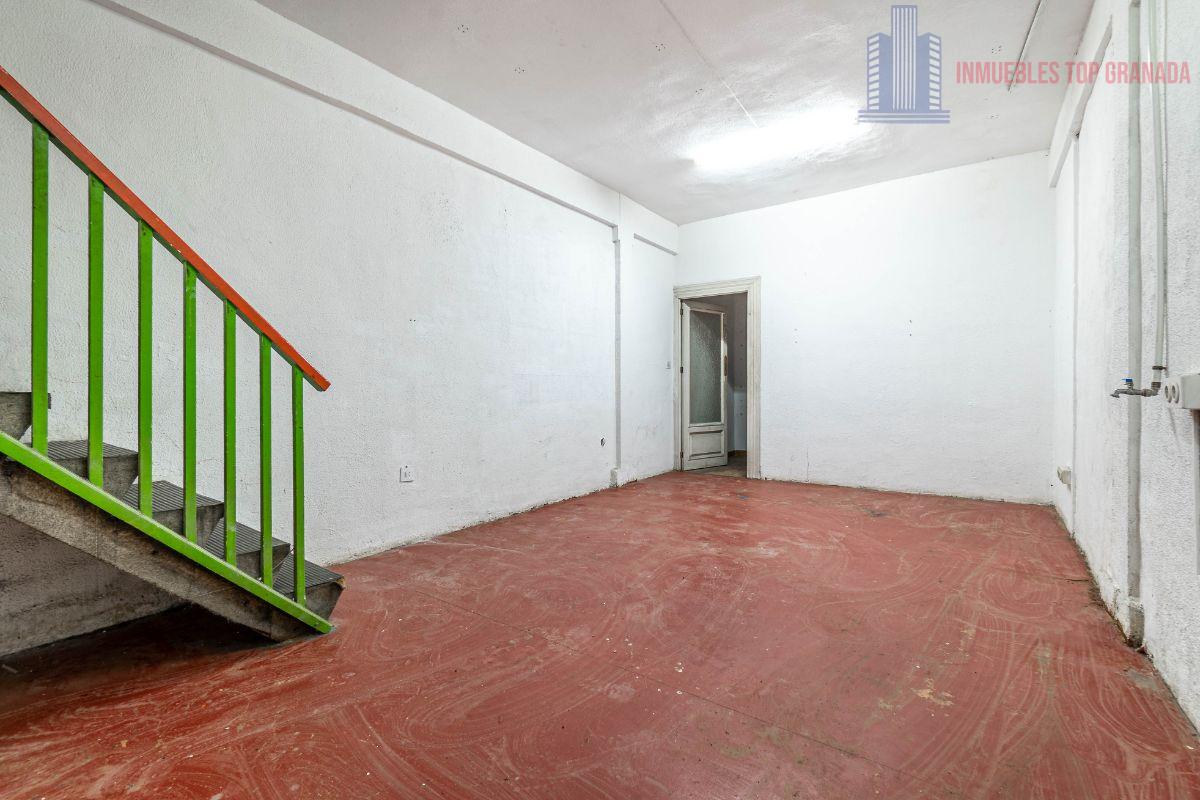 For sale of commercial in Granada