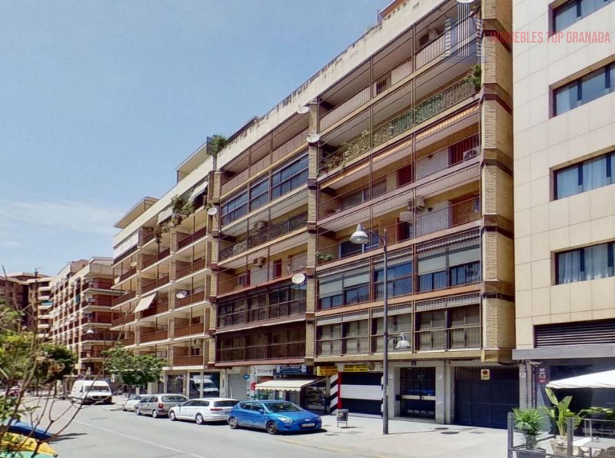 For sale of flat in Granada