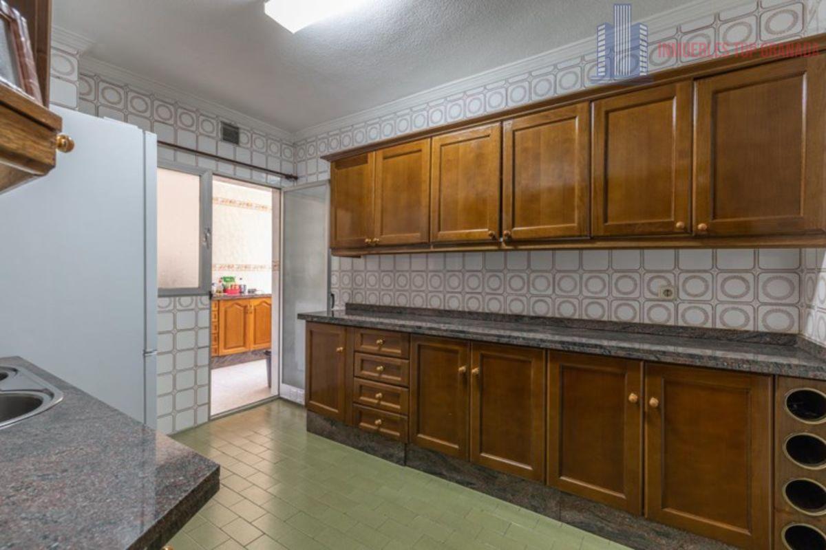 For sale of flat in Granada