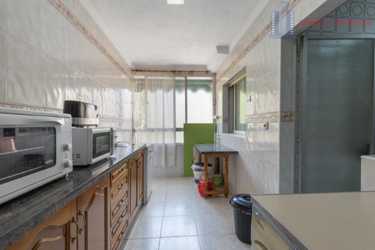 For sale of flat in Granada