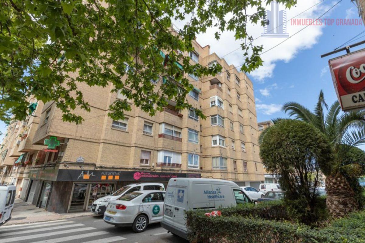 For sale of flat in Granada