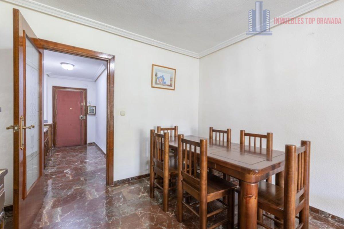 For sale of flat in Granada