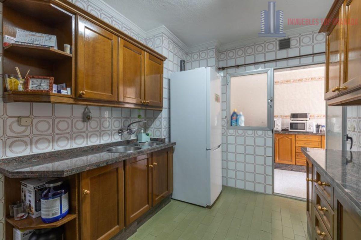 For sale of flat in Granada