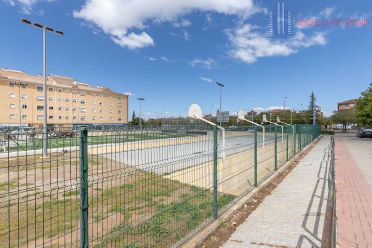 For sale of flat in Granada