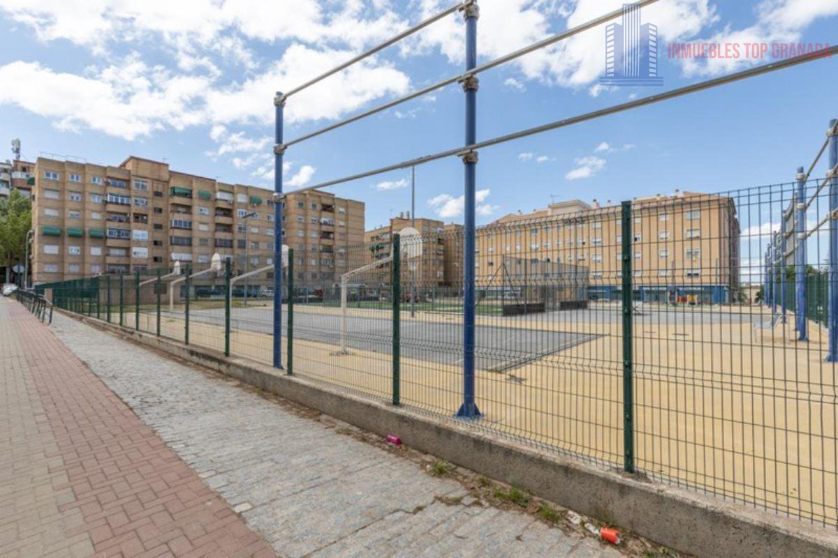 For sale of flat in Granada