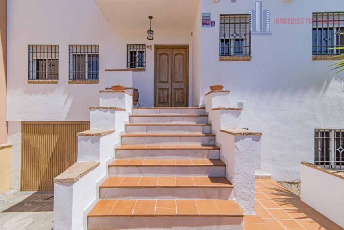 For sale of house in Cúllar Vega