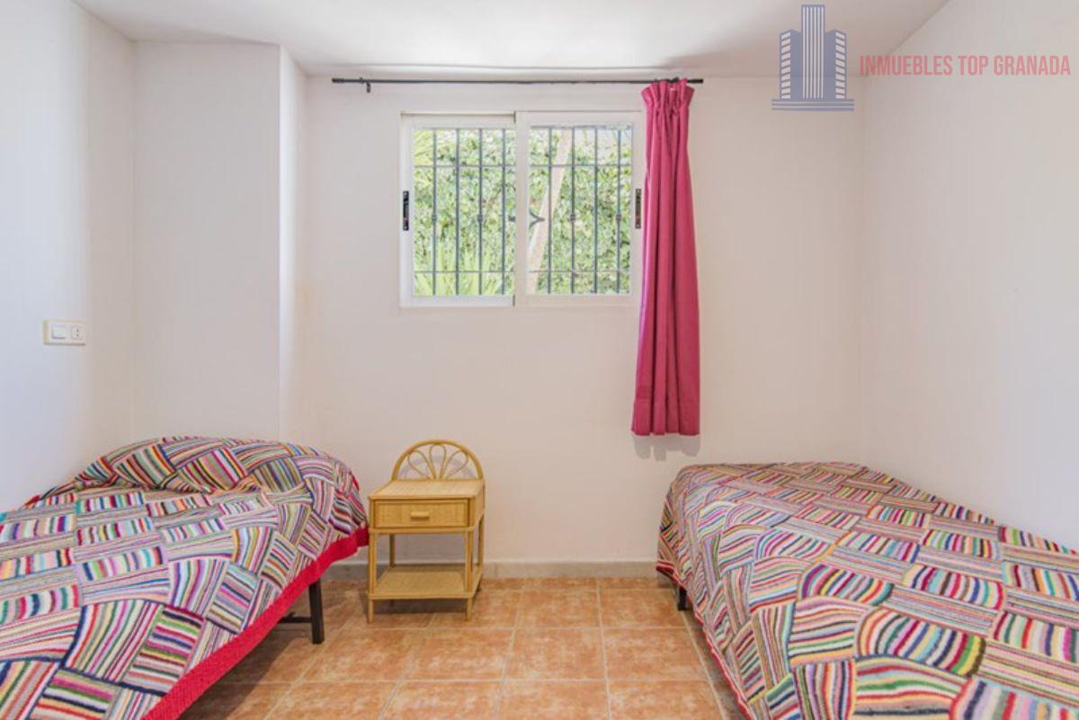 For sale of house in Cúllar Vega