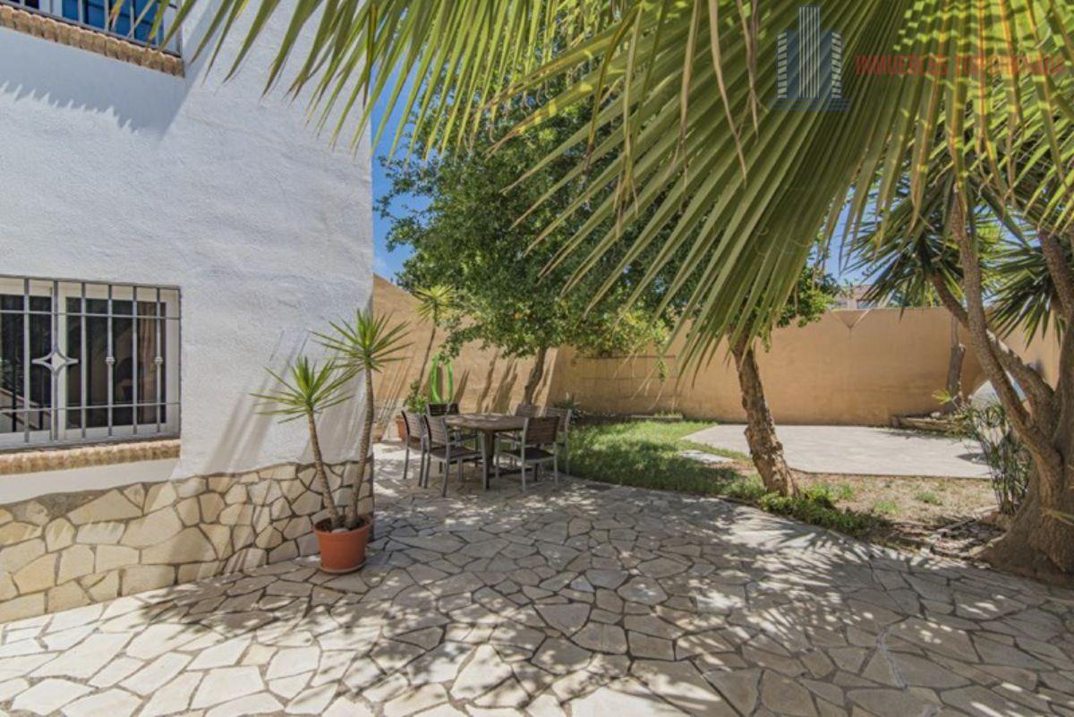 For sale of house in Cúllar Vega