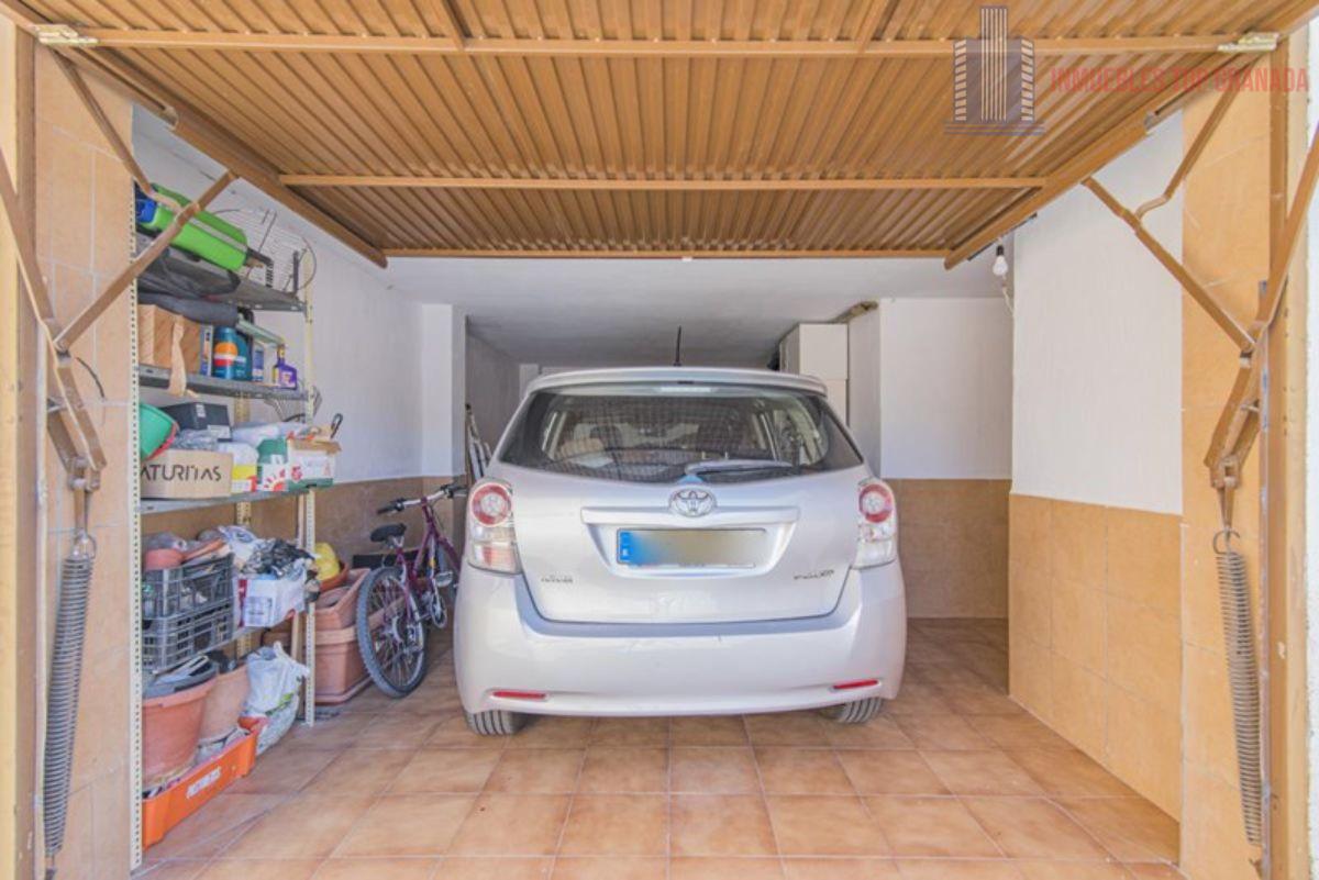 For sale of house in Cúllar Vega