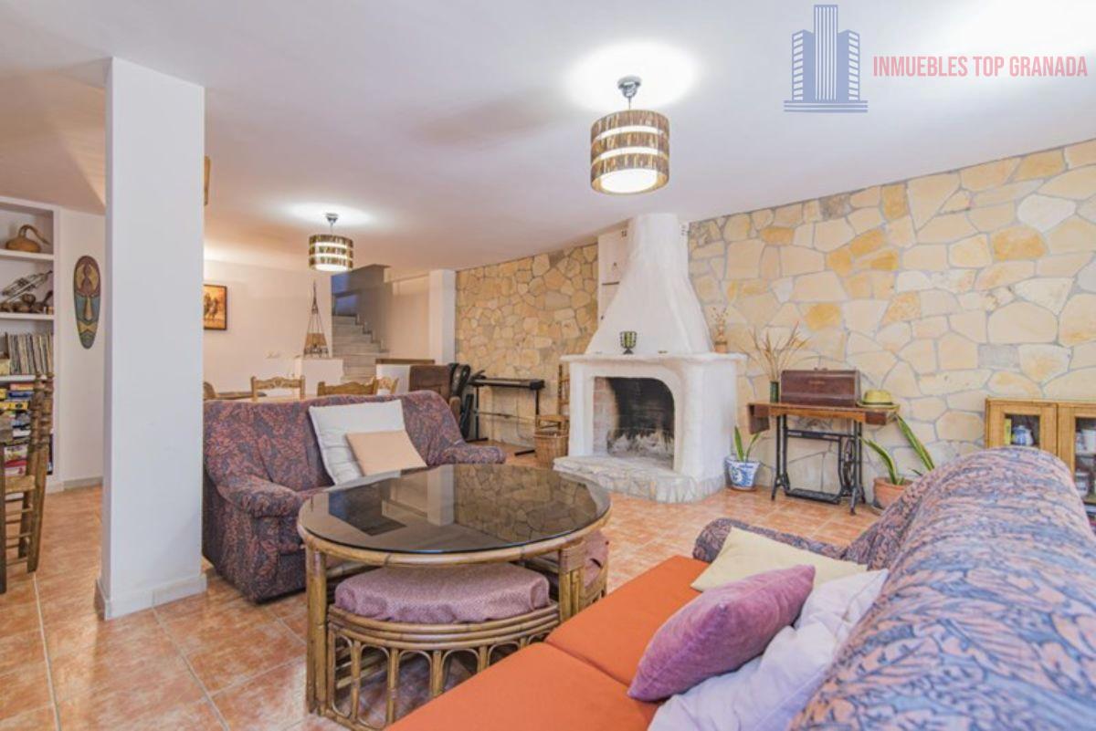 For sale of house in Cúllar Vega