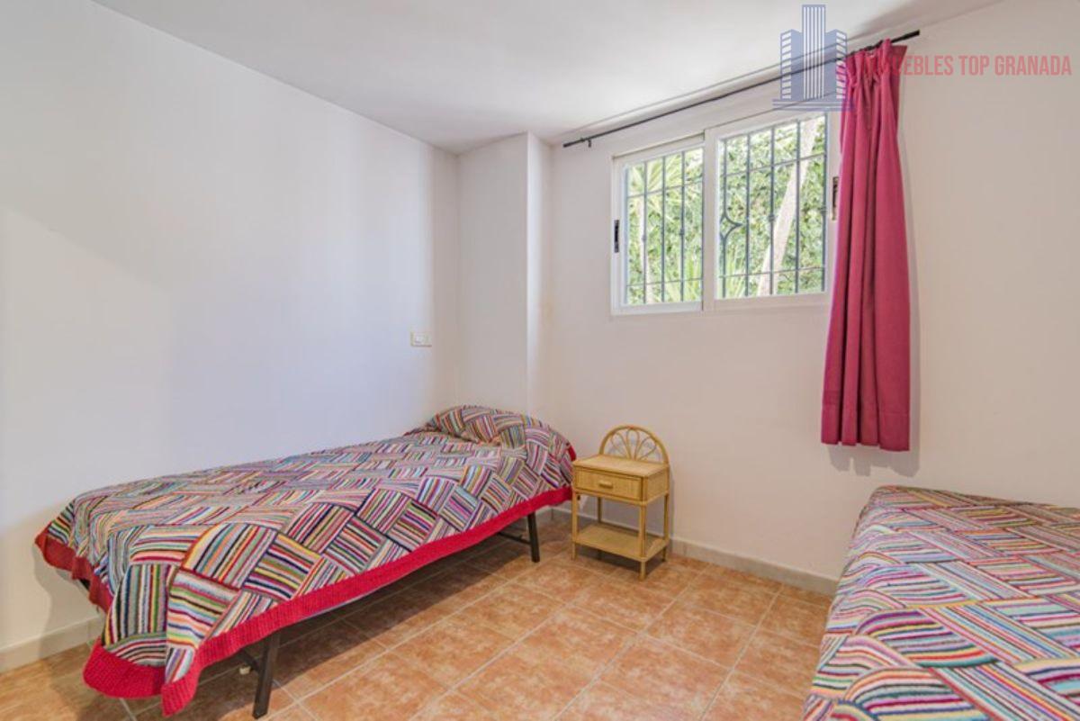 For sale of house in Cúllar Vega