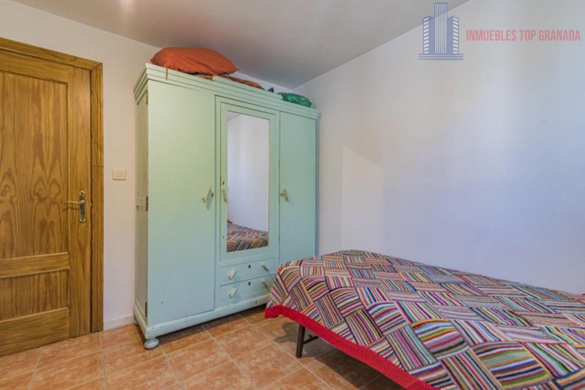 For sale of house in Cúllar Vega