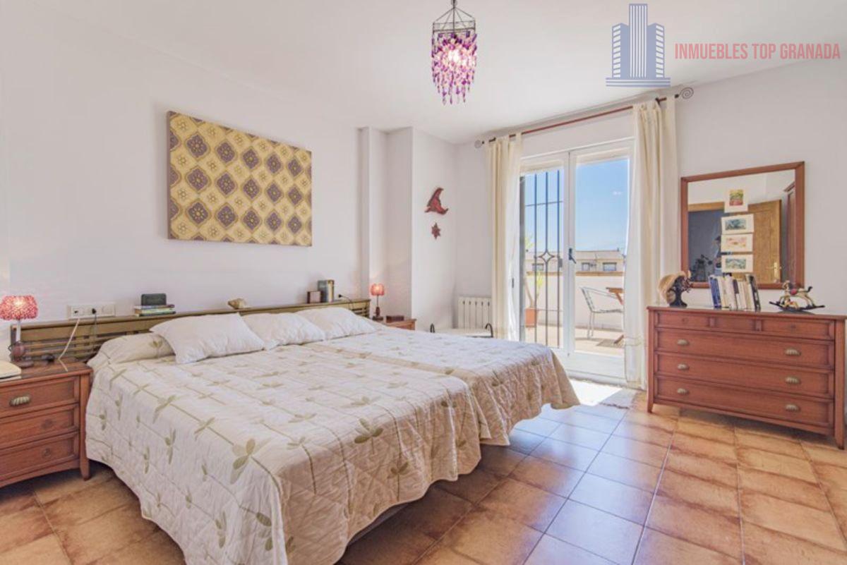 For sale of house in Cúllar Vega
