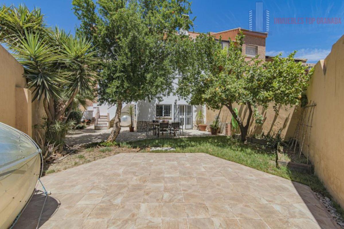 For sale of house in Cúllar Vega