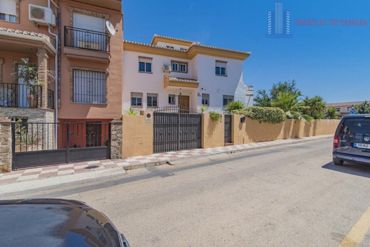 For sale of house in Cúllar Vega