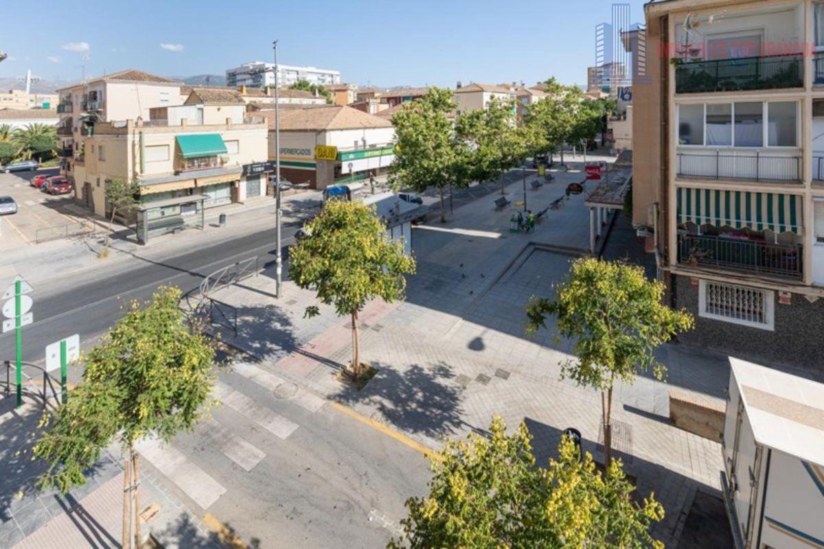For sale of flat in Granada