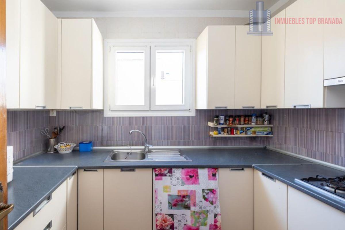 For sale of flat in Granada