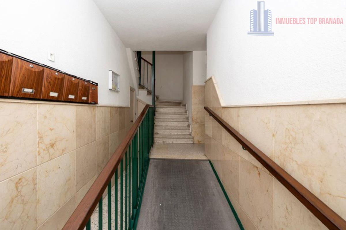 For sale of flat in Granada