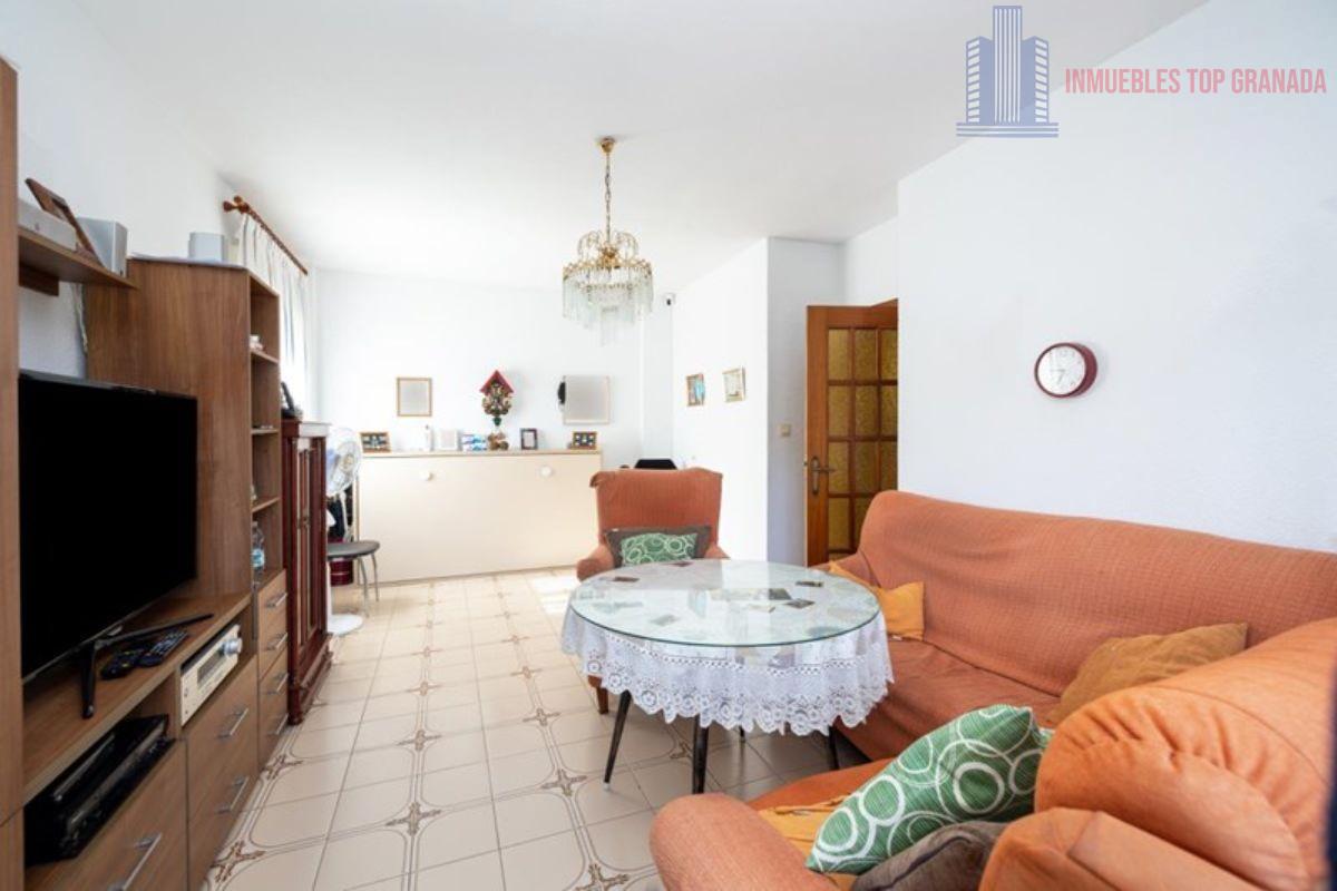 For sale of flat in Granada