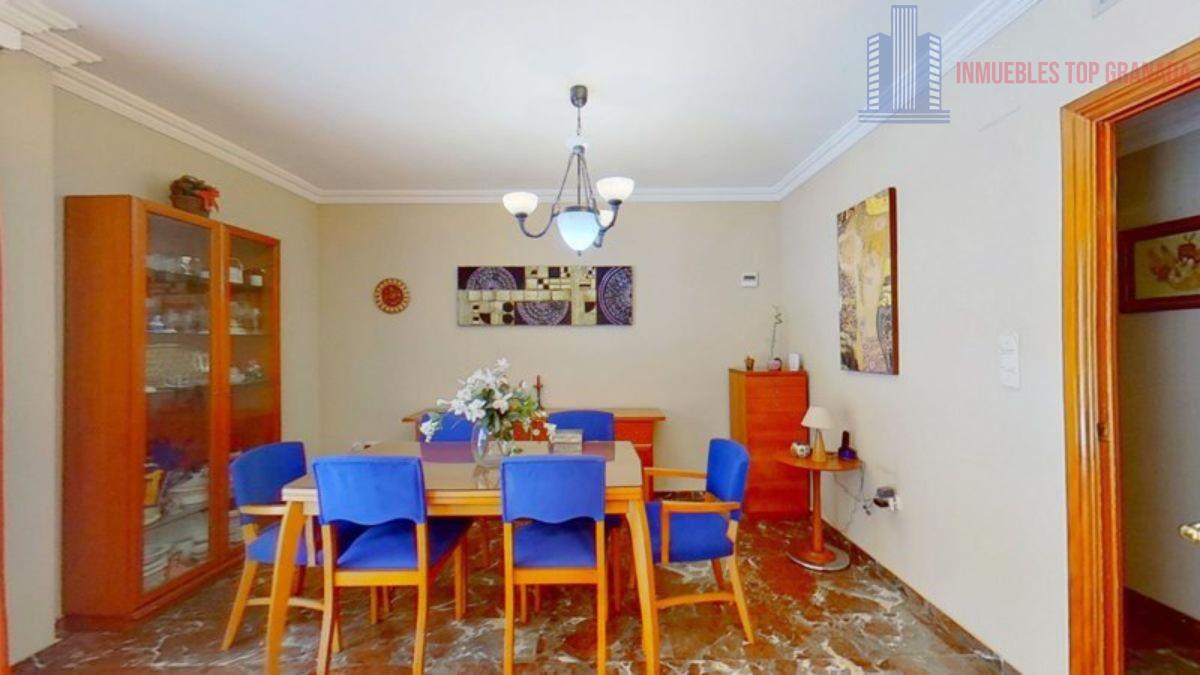 For sale of flat in Granada
