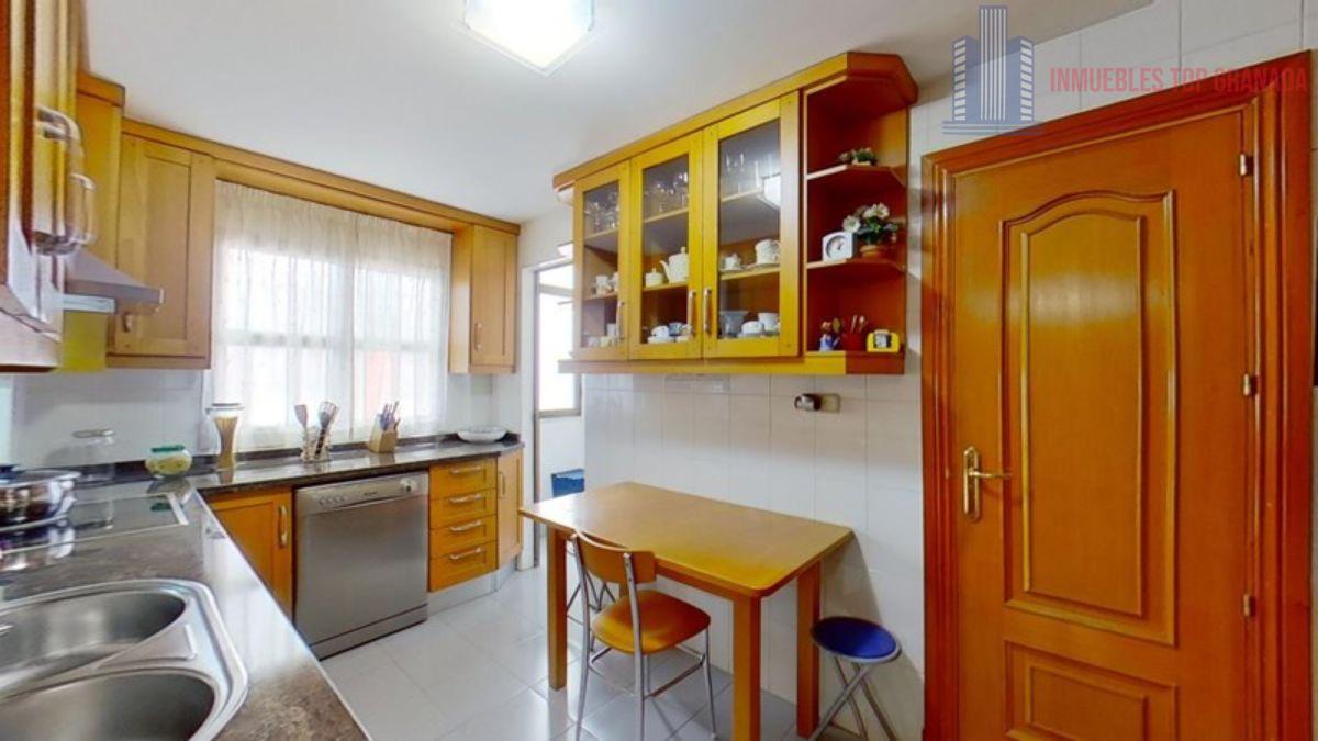 For sale of flat in Granada