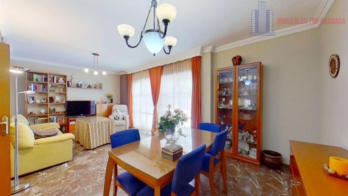 For sale of flat in Granada