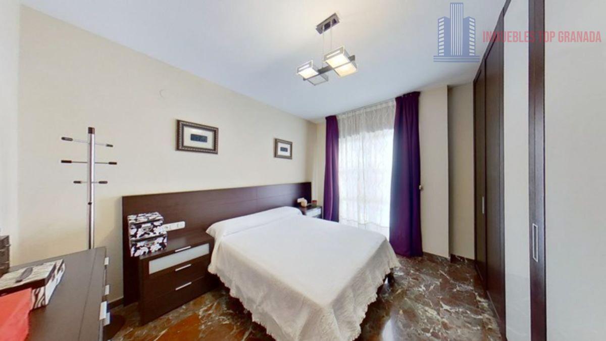 For sale of flat in Granada