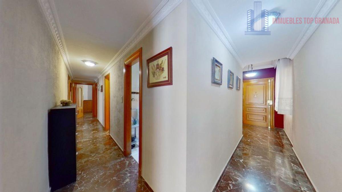For sale of flat in Granada