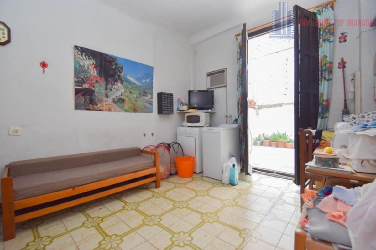 For sale of building in Granada