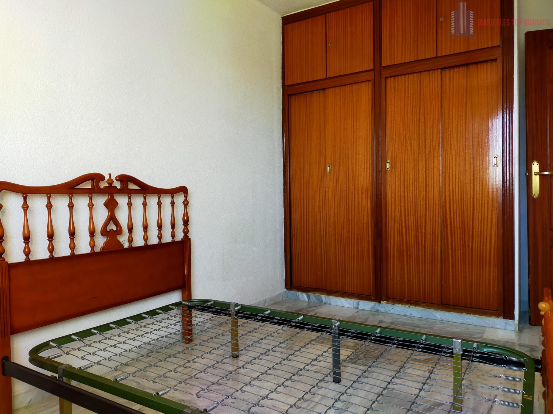 For sale of flat in Las Gabias