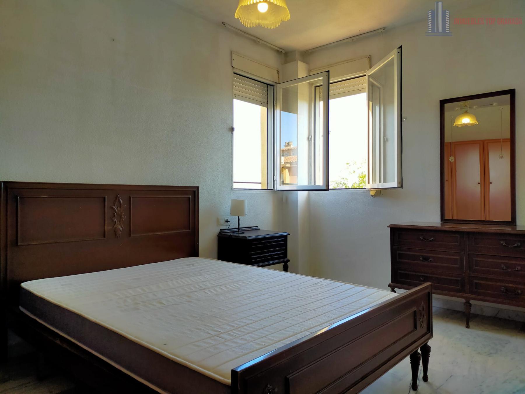 For sale of flat in Las Gabias