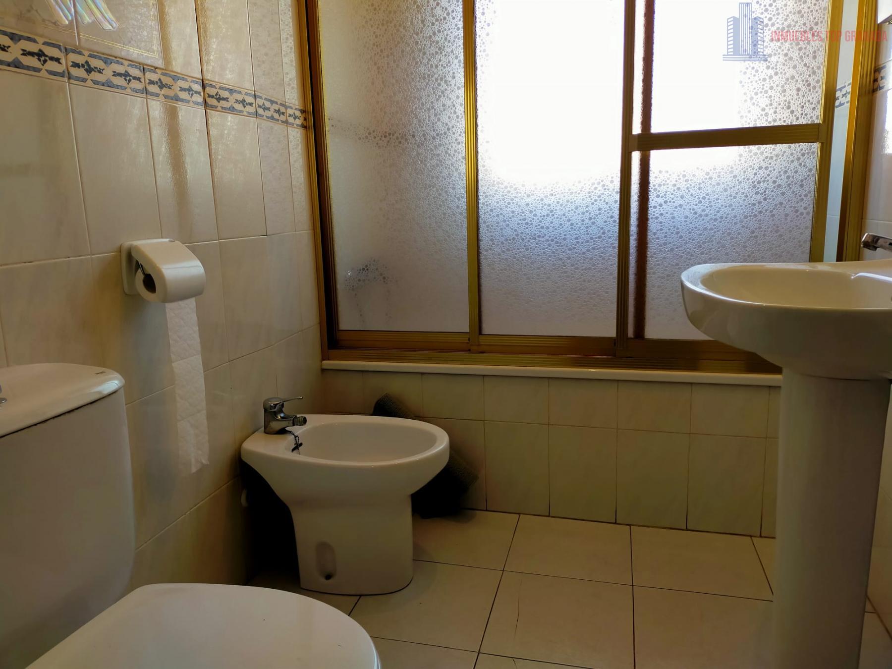 For sale of flat in Las Gabias