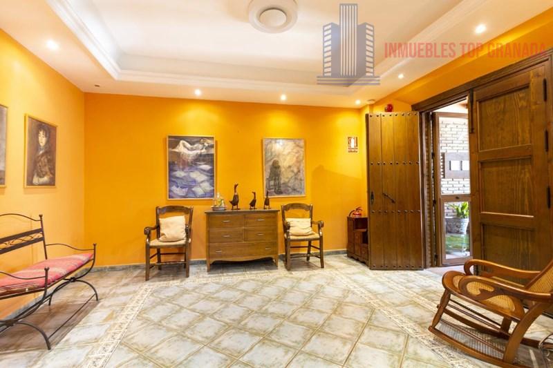 For sale of house in Churriana de la Vega