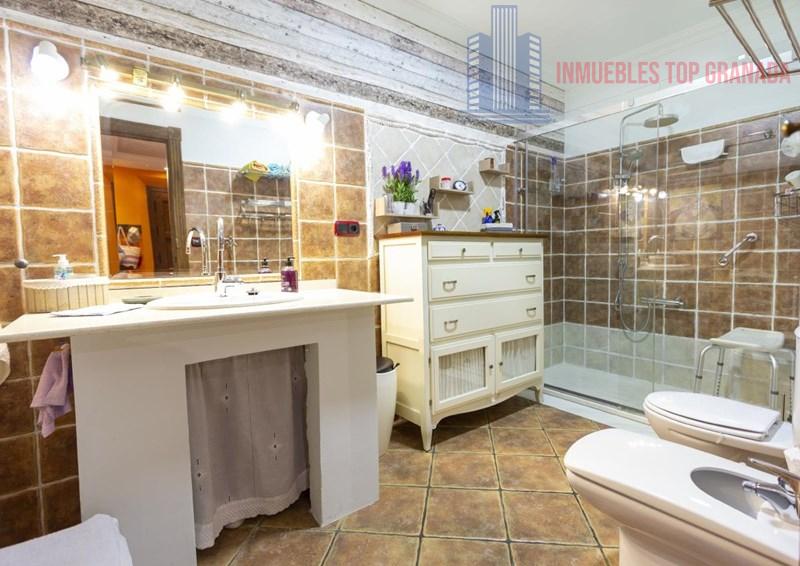 For sale of house in Churriana de la Vega