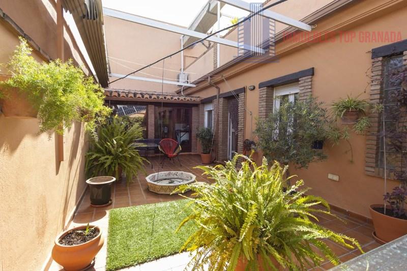 For sale of house in Churriana de la Vega