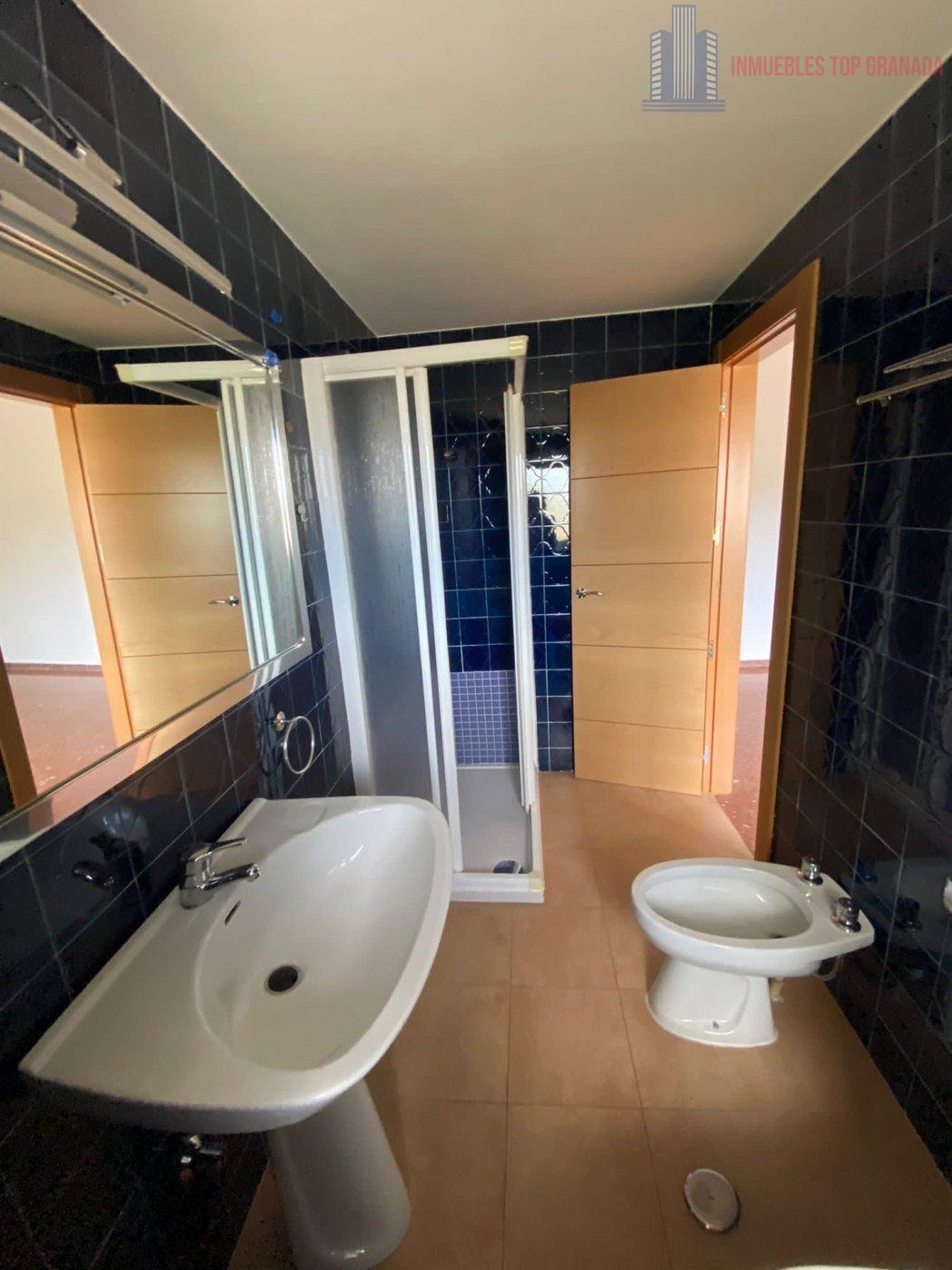 For sale of flat in Granada