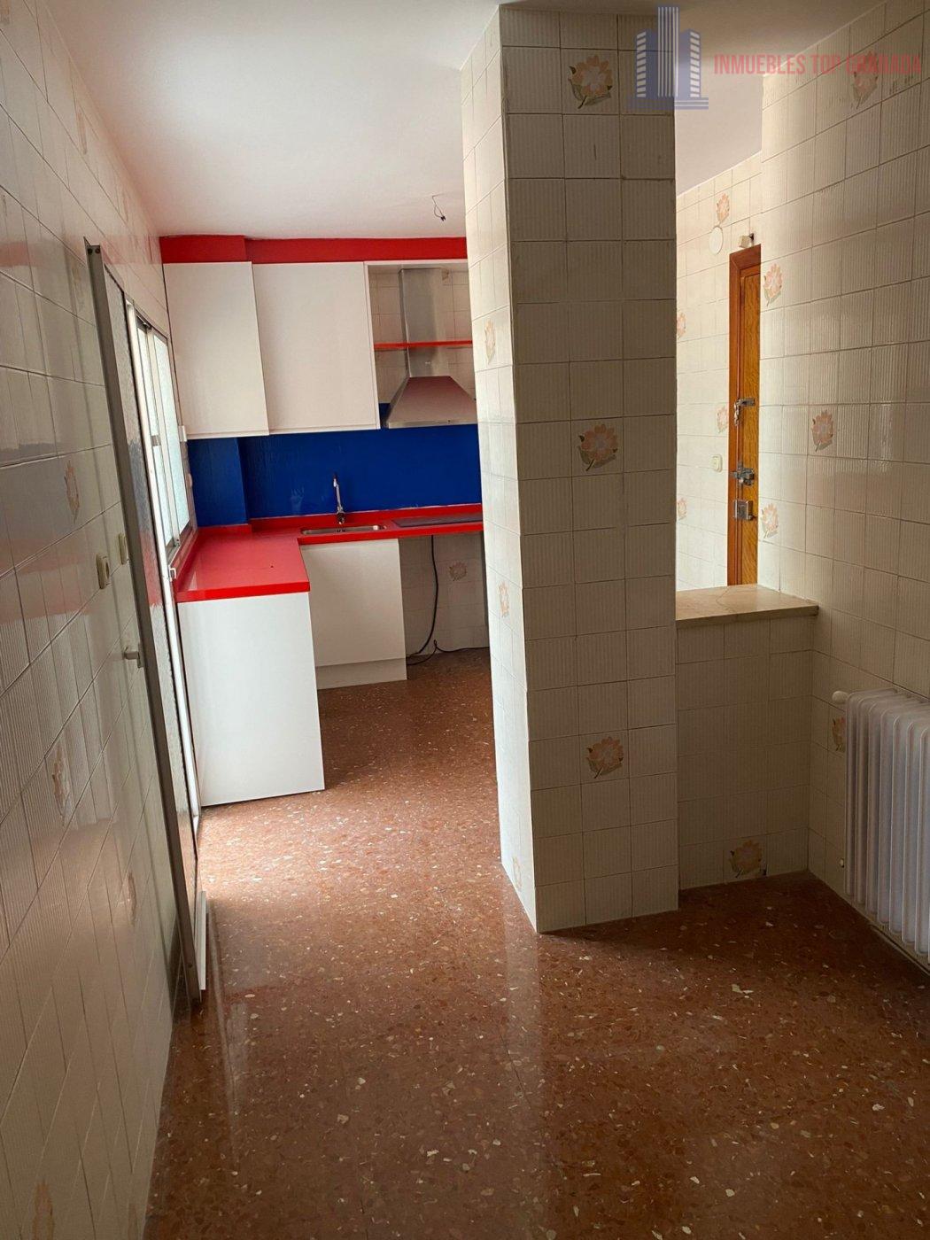 For sale of flat in Granada