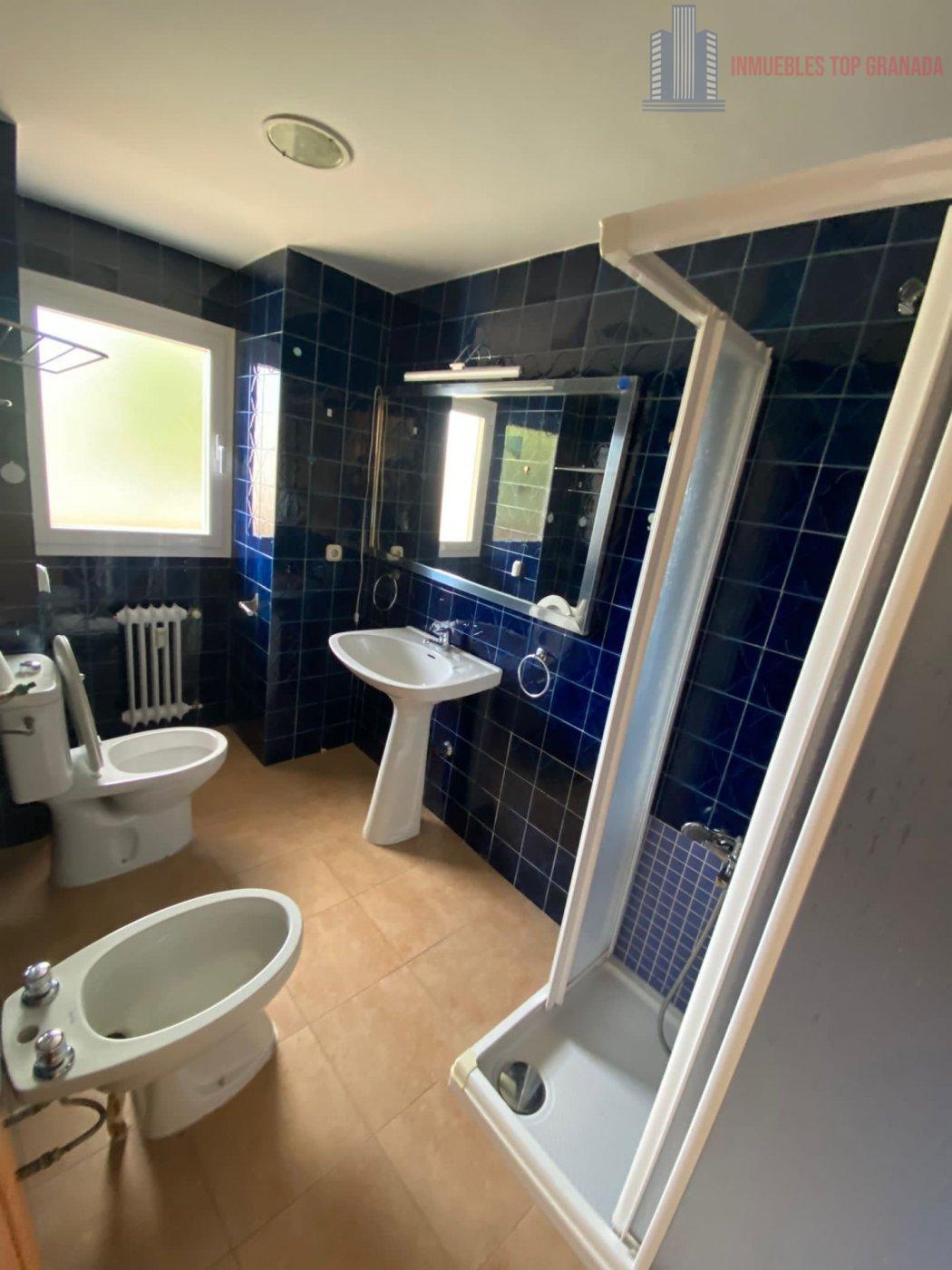 For sale of flat in Granada