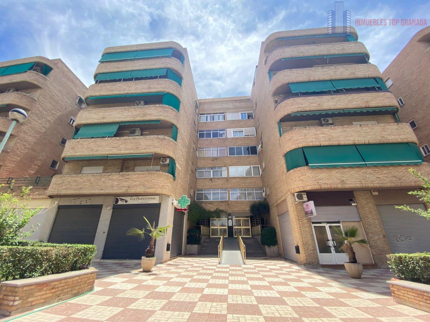 For sale of flat in Granada