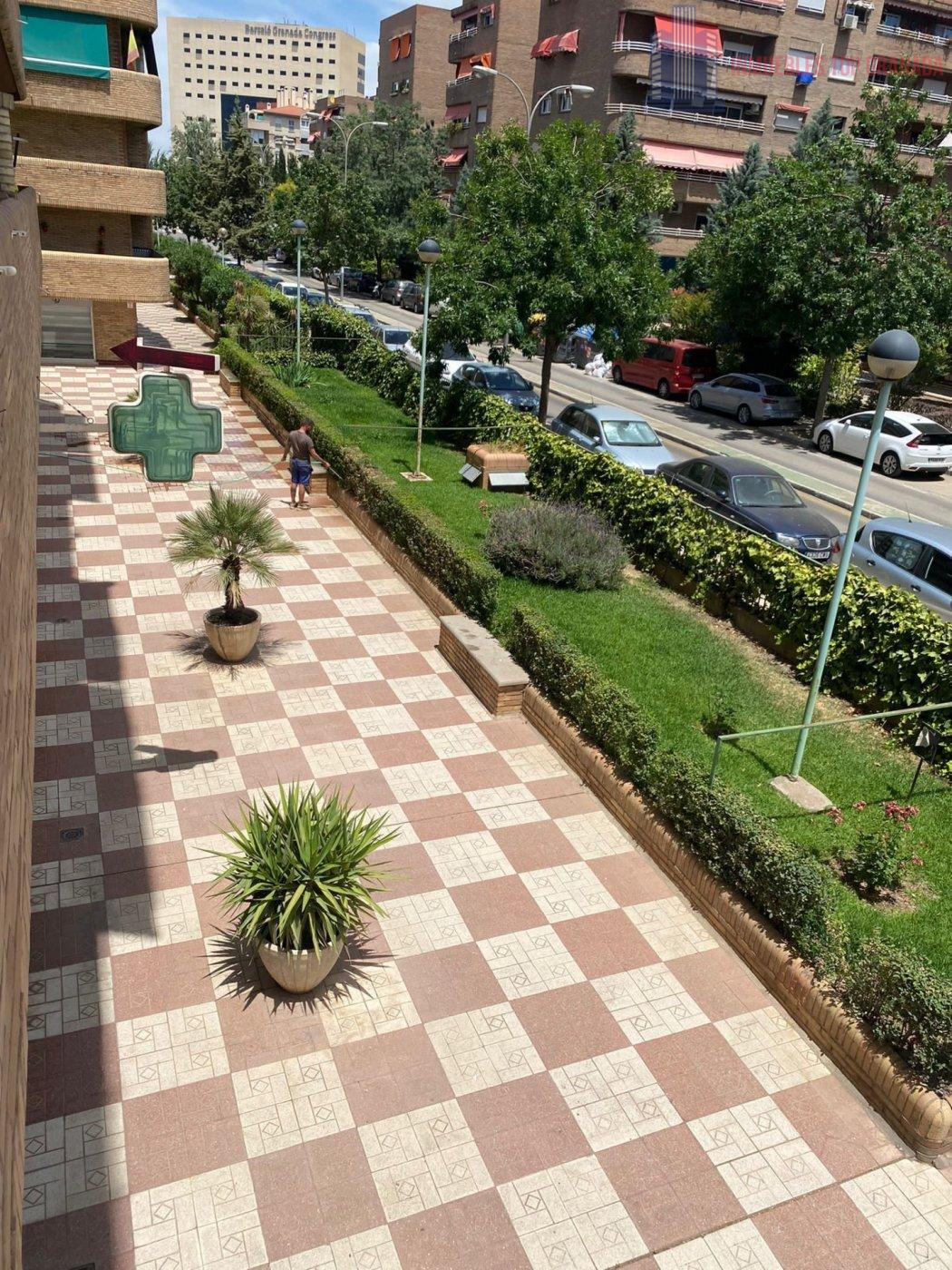 For sale of flat in Granada