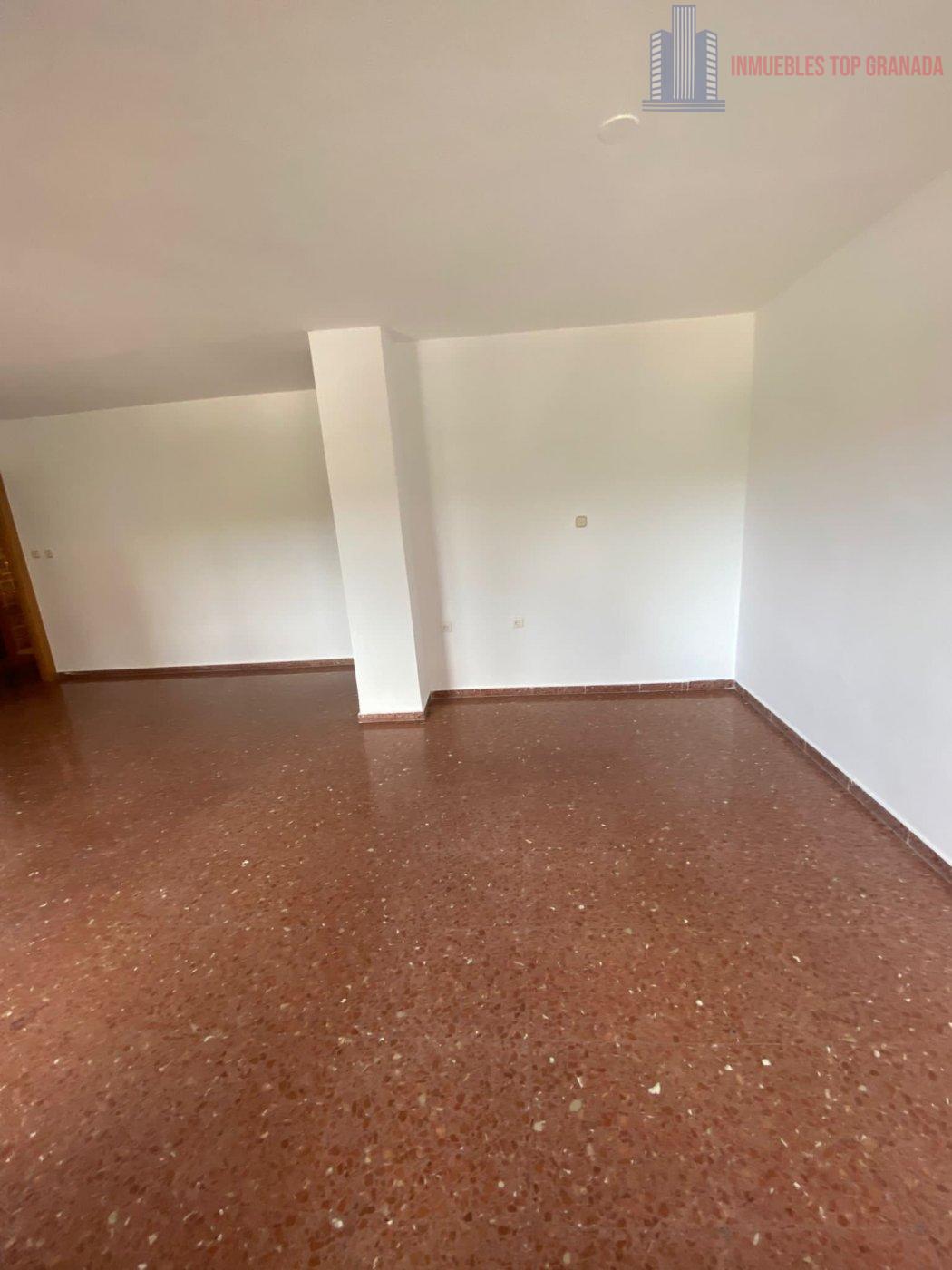 For sale of flat in Granada
