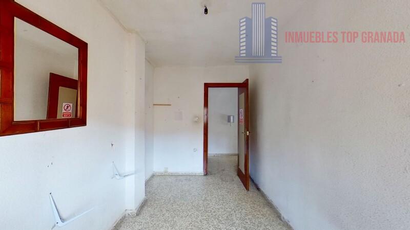 For sale of flat in Granada