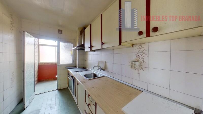 For sale of flat in Granada