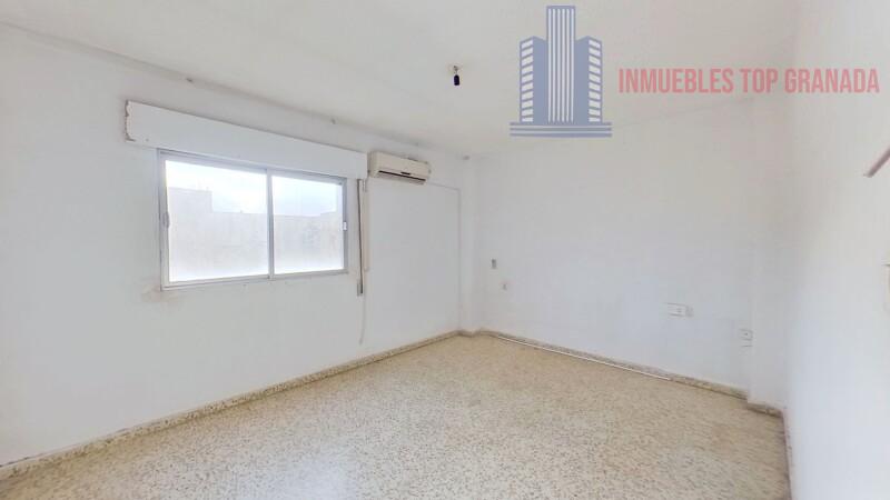 For sale of flat in Granada