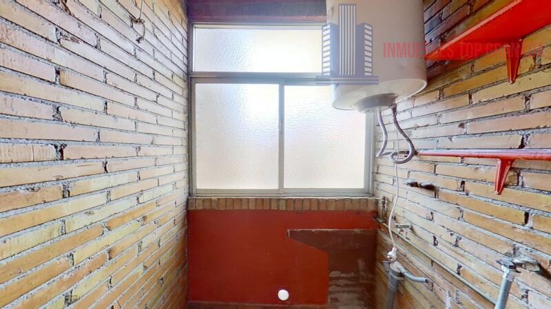 For sale of flat in Granada