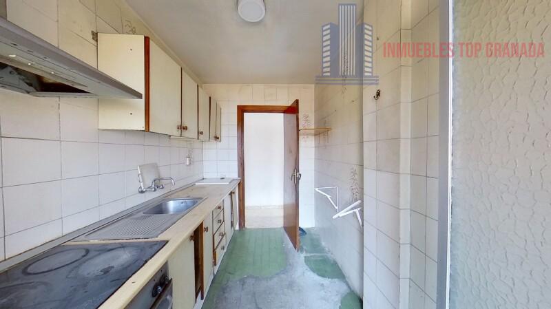 For sale of flat in Granada