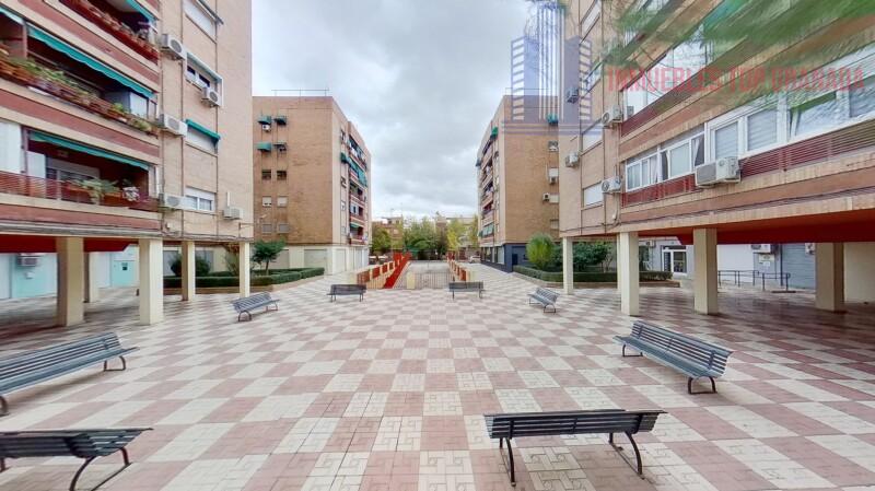 For sale of flat in Granada