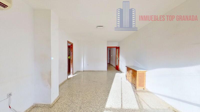 For sale of flat in Granada