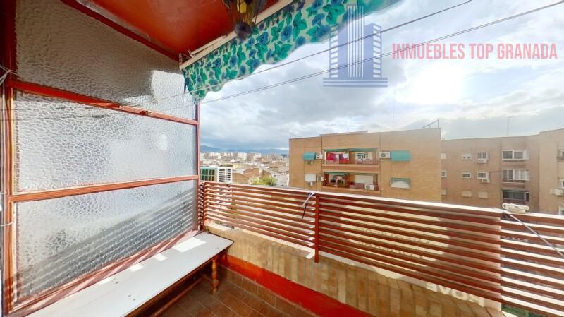 For sale of flat in Granada